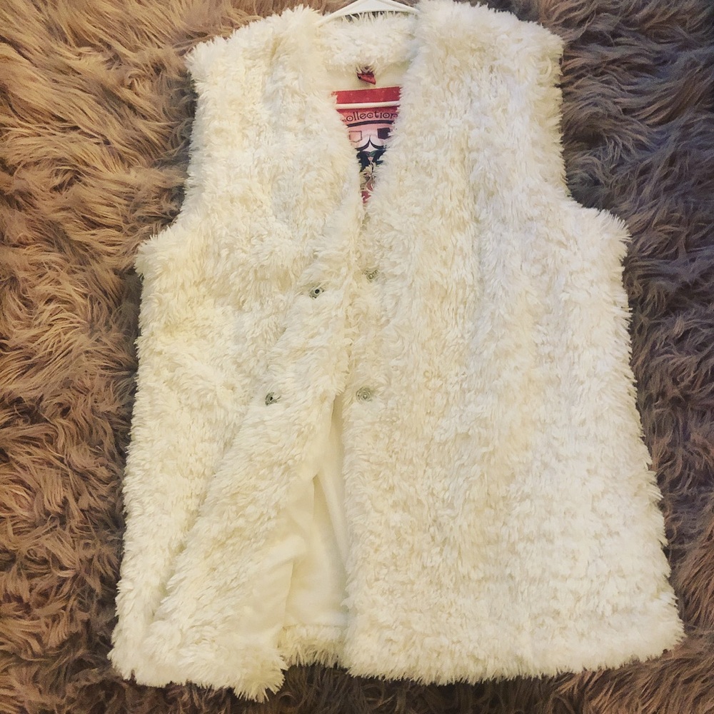 Faux Fur Vest - size XL